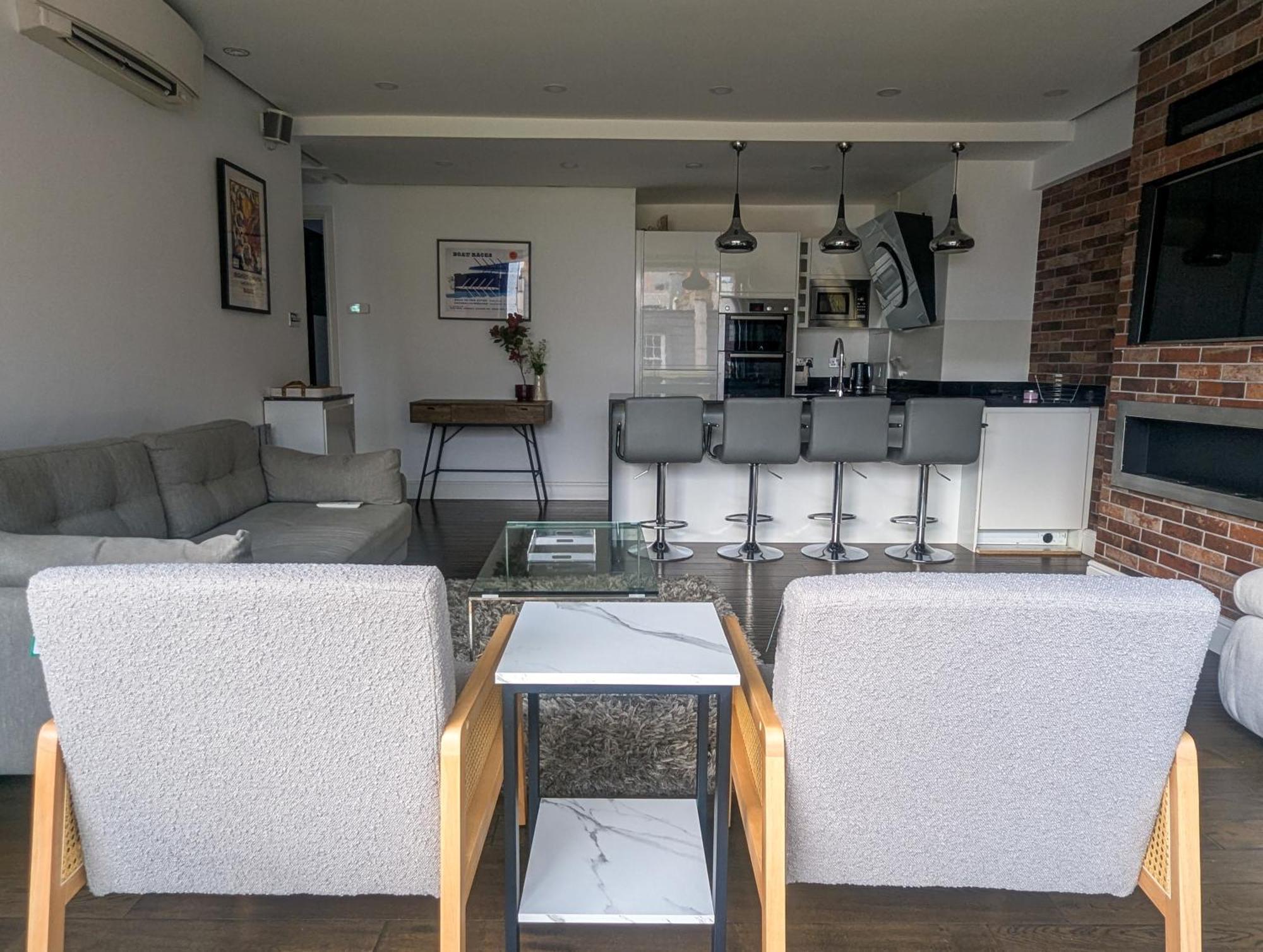 Estatesmen Selfridges Oxford Street Apartment
