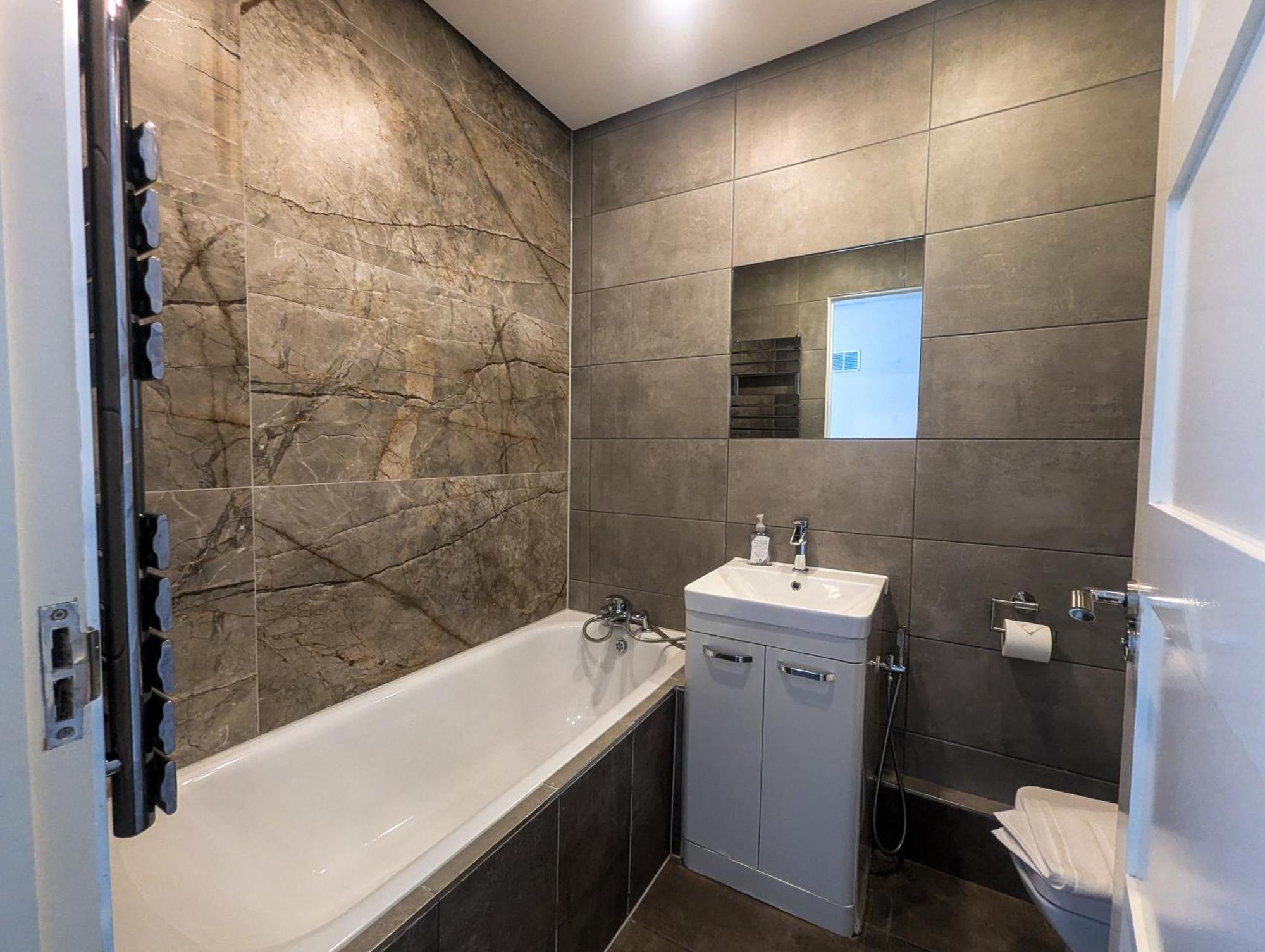 Estatesmen Selfridges Oxford Street Apartment
